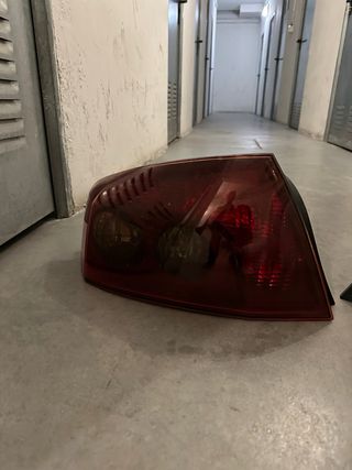 Faro Trasero Izquierdo Peugeot 407 (2004)