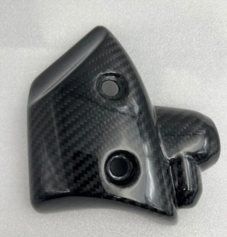 PROTECTOR DE BOMBA DE AGUA EN CARBONO R1 2009-14