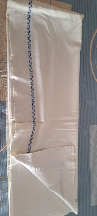 Sábana antigua de algodón.