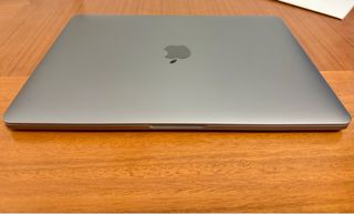 MacBook Pro 2020 i5 16GB RAM y 512 GB disco duro