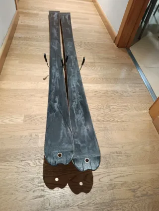 Esquís de travesia con pieles