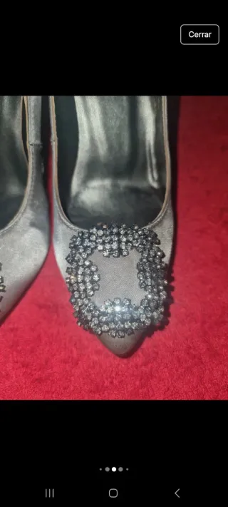 Zapatos de tacón con pedrería