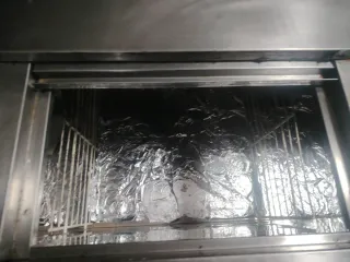 Nevera de bar Mahou roja