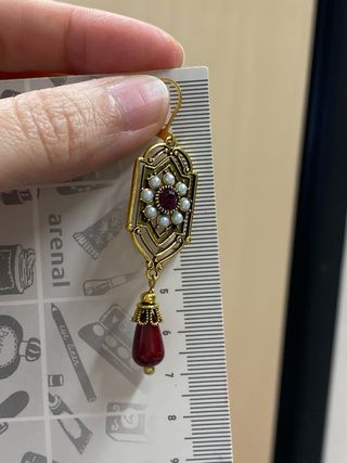 Pendientes vintage burdeos y dorados