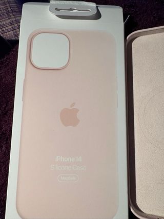 Funda Silicona Rosa iPhone 14 Sin Estrenar