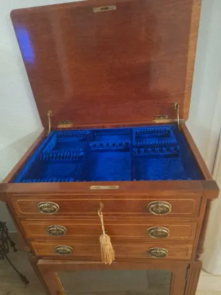 Mueble cubertería madera caoba maciza y cristal