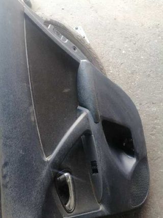 Guarnecido puerta tras der toyota avensis 221791
