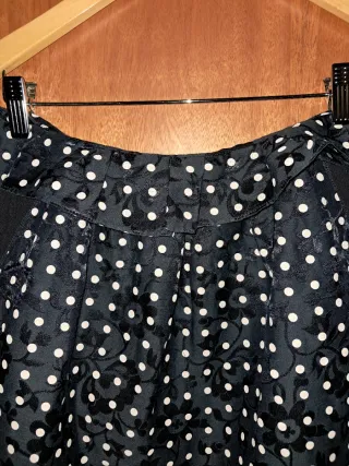 Falda Purificación García lunares y flores