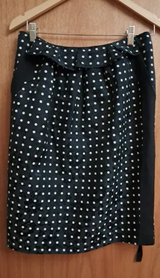 Falda Purificación García lunares y flores