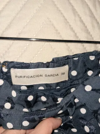 Falda Purificación García lunares y flores