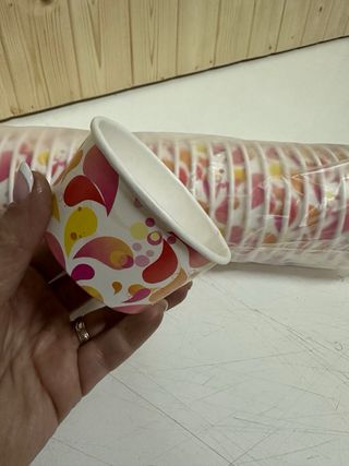 Lote de más de 2500  vasos papel para helados
