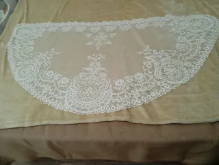 Mantilla Fallera Niña Encaje Blanco.