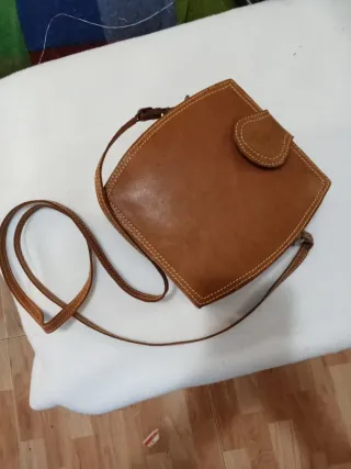 Bolso de cuero marrón