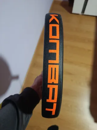 Pala de pádel Kombat SAS Attack
