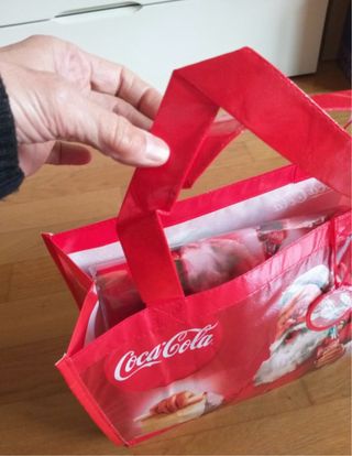 Borse per consegnare i regali by CocaCola