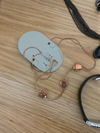 Conjunto de Joyas: Collares, Pulseras y Pendientes