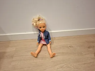 Nancy Patinadora con Coche y Accesorios