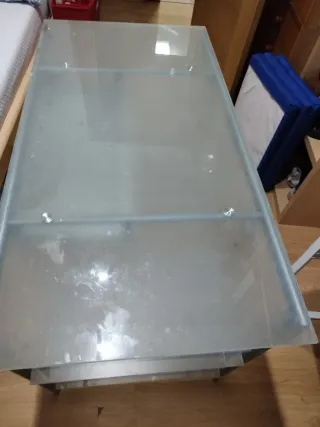 Mesa de ordenador cristal y metal