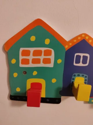 Perchero infantil casas de madera 46cm
