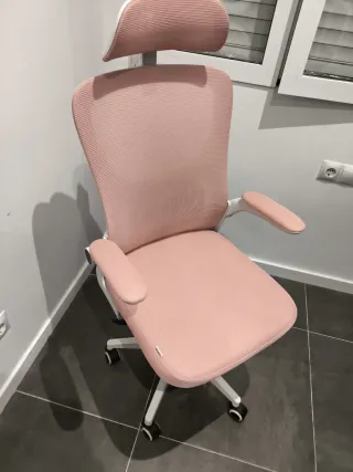 Silla de oficina ergonómica rosa