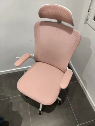 Silla de oficina ergonómica rosa