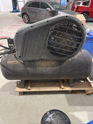 Compresor de aire NUAIR 300L