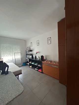 Habitación en piso grande y céntrico · Obra nueva