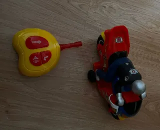 Moto teledirigida para niños (a partir 18 meses)