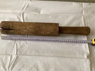 Mazo de madera antiguo