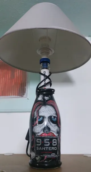 Lampada da bottiglia decorata