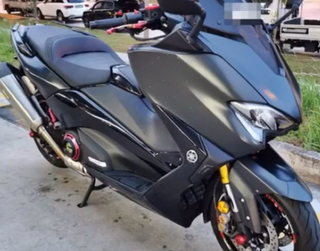 Tubo de escape Akarapovic Yamaha TMax 560