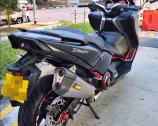 Tubo de escape Akarapovic Yamaha TMax 560