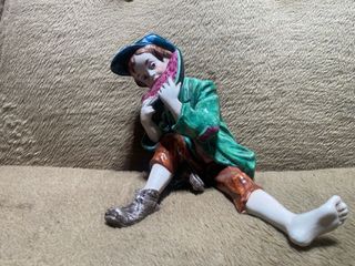 Figura de porcelana niño comiendo sandía Sureda