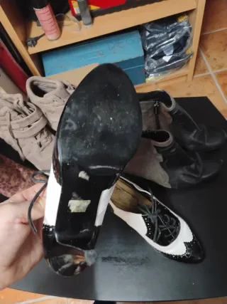 Lote 39: 4 pares de zapatos