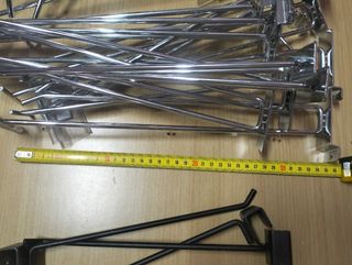 Ganchos para estanterías de tienda