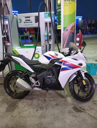 Honda CBR 125r 2013 Blanca