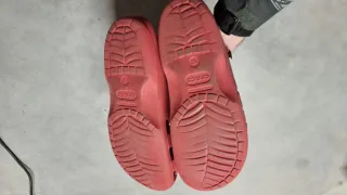 Crocs classici rossi no laccetto