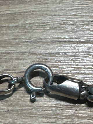 Collar de plata con colgante de bola