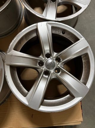 Llantas Audi 18” 5 radios originales