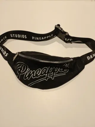 Riñonera Pineapple Negra