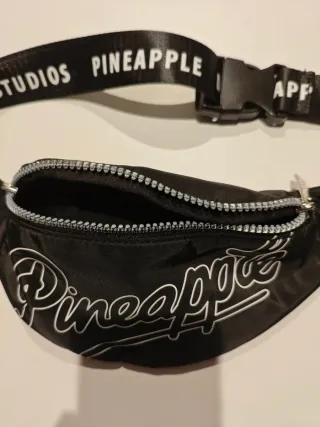 Riñonera Pineapple Negra