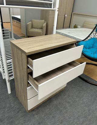 Cómoda 4 cajones ¡PÁGALO EN CASA!