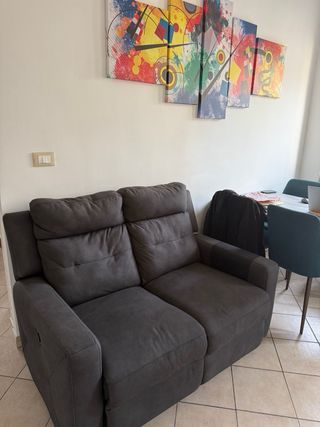 Divano 2 posti grigio tessuto