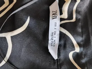 Camisa Zara fluida estampado blanco y negro