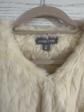 Chaleco pelo beige perlas