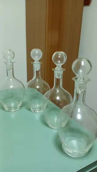 Set 4 Caraffe in Vetro con Tappo