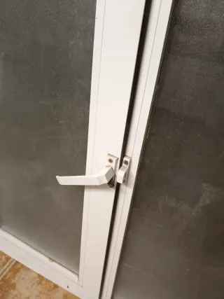 Ventana aluminio blanca con doble cristal