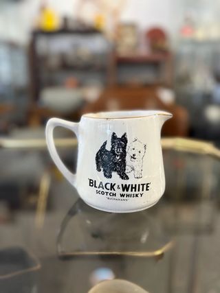 Lote de jarras vintage de whisky escocés