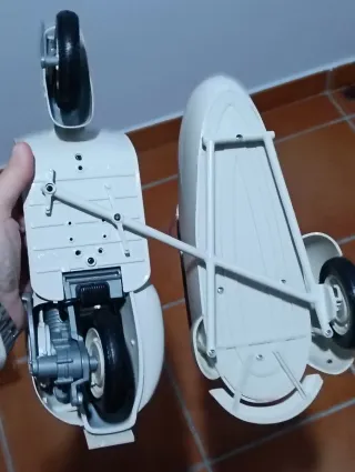 Vespa 150 VL1T con sidecar 1:6