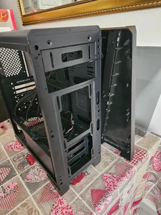 Case PC Aerocool Cylon RGB Flow Mid Tower